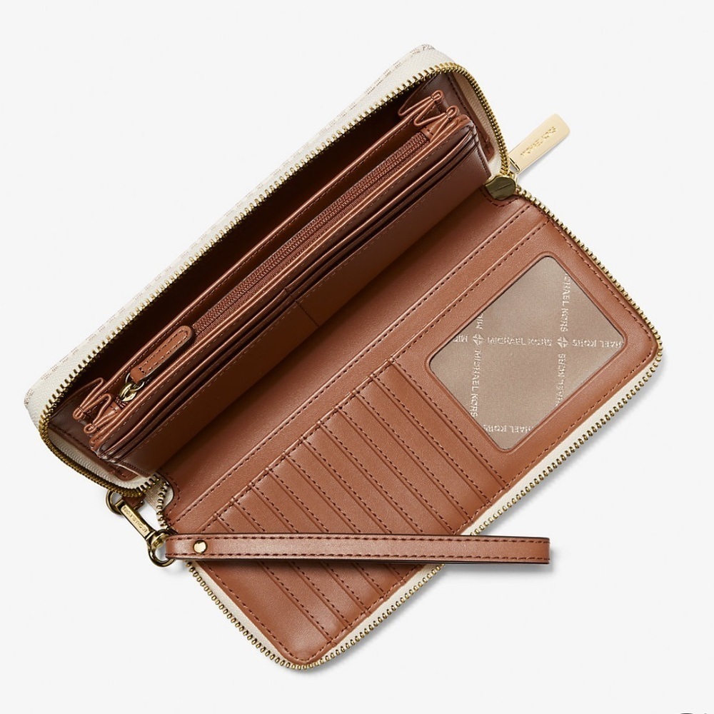 🍓NWT Michael Kors Voyager Set - Picture 9 of 9